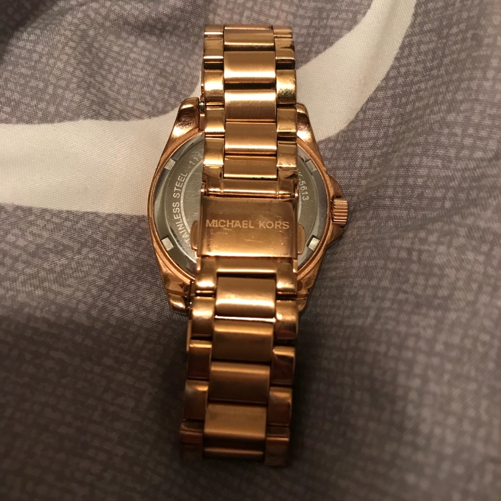 Michael Kors rose gold watch ⌚️ - Picture 2 of 3